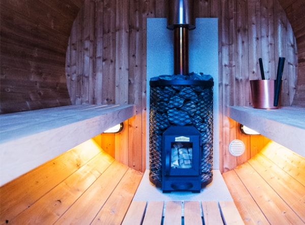Sauna portatile blu. Sauna all'aperto. Camera gonfiabile. Struttura in  gomma Foto stock - Alamy